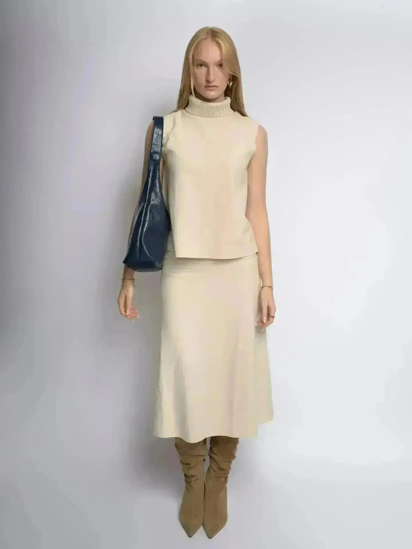 Scarlett Distressed Leather Tote - Image 97