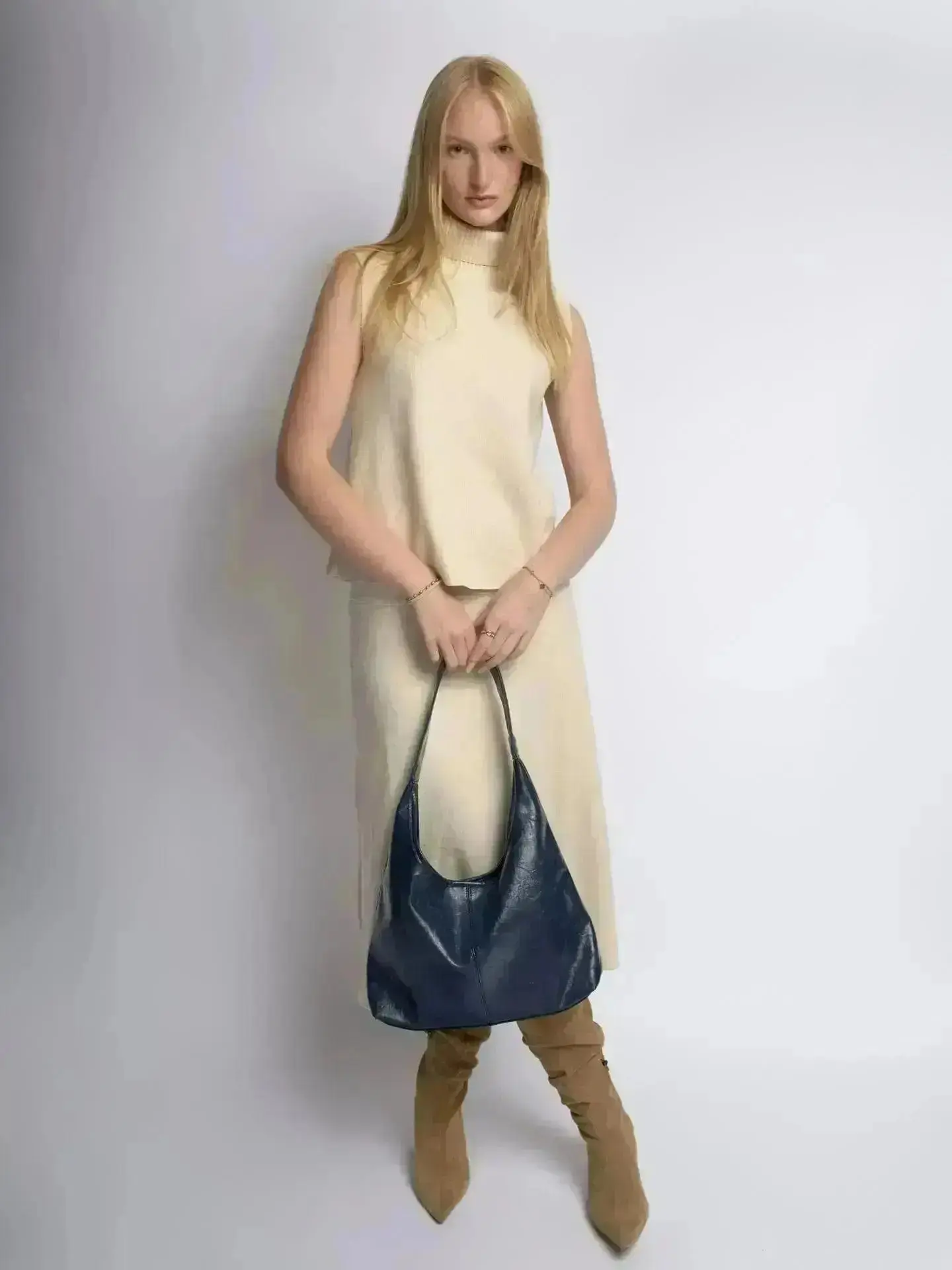 Scarlett Distressed Leather Tote - Image 29