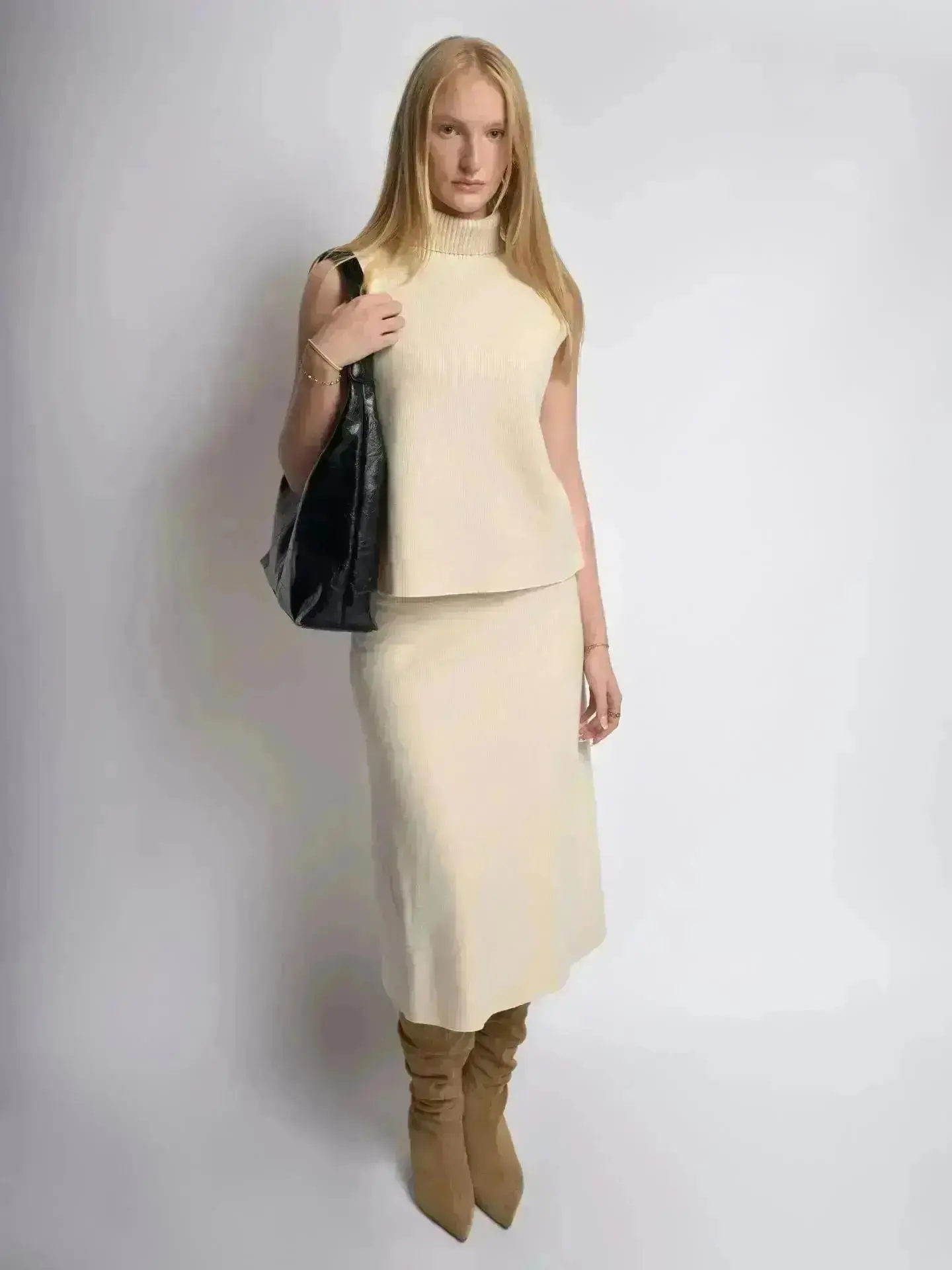 Scarlett Distressed Leather Tote - Image 65