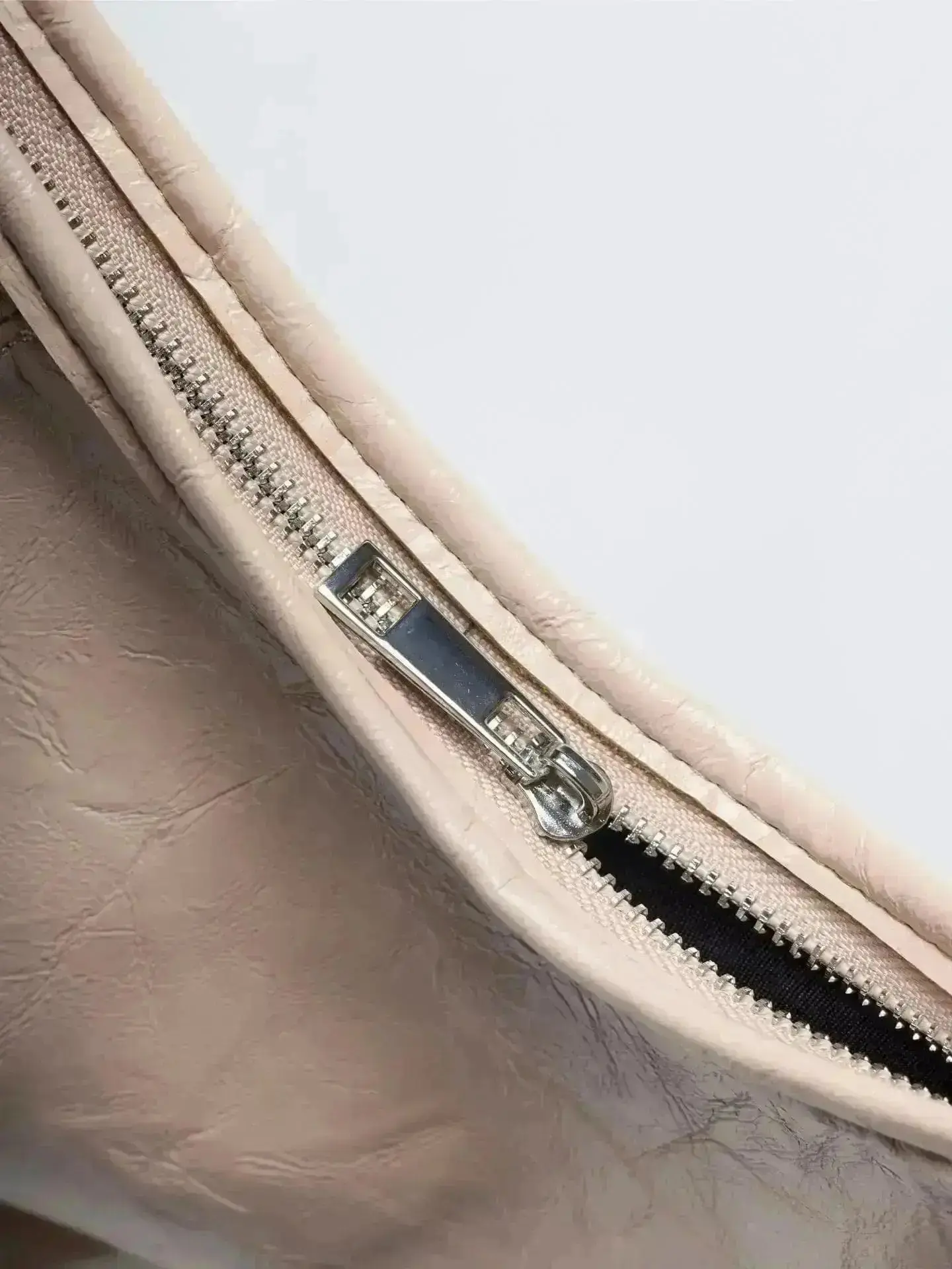 Scarlett Distressed Leather Tote - Image 80